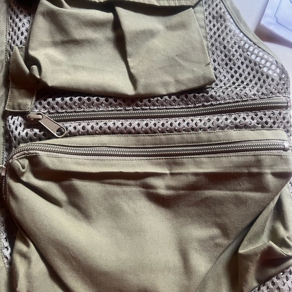 Orvis Mens size medium fishing vest - Picture 7 of 7